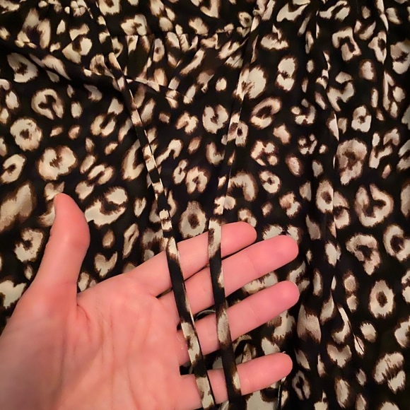 Laundry by Shelli Segal Leopard Blouse, size 10 - Picture 4 of 5